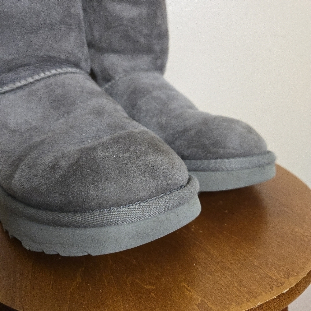 UGG Women's Classic Boots - Picture 6 of 10